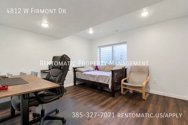Building Photo - 4812 Firmont Dr