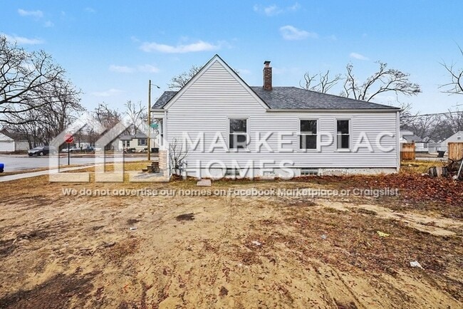 Building Photo - 19818 Fenmore St