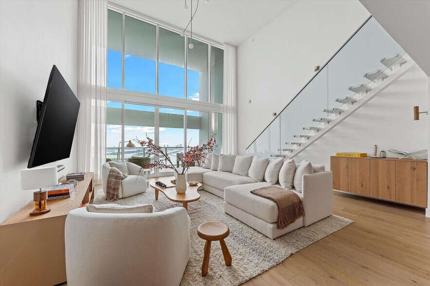 Building Photo - 1040 Biscayne Blvd