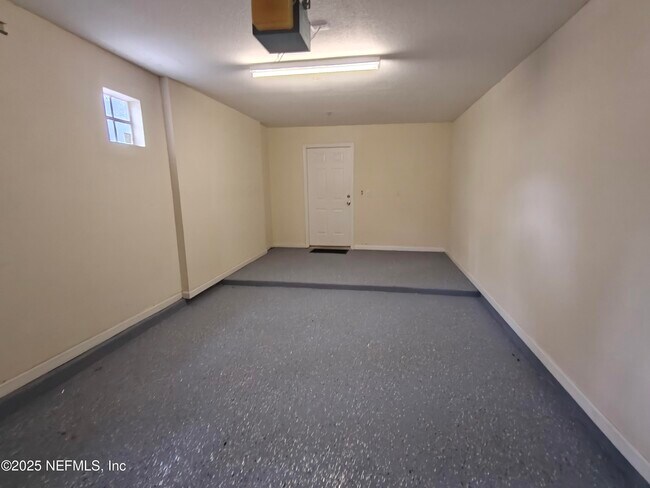 Building Photo - 10075 GATE N Pky