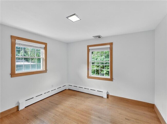 Building Photo - 239 Bulgarmarsh Rd