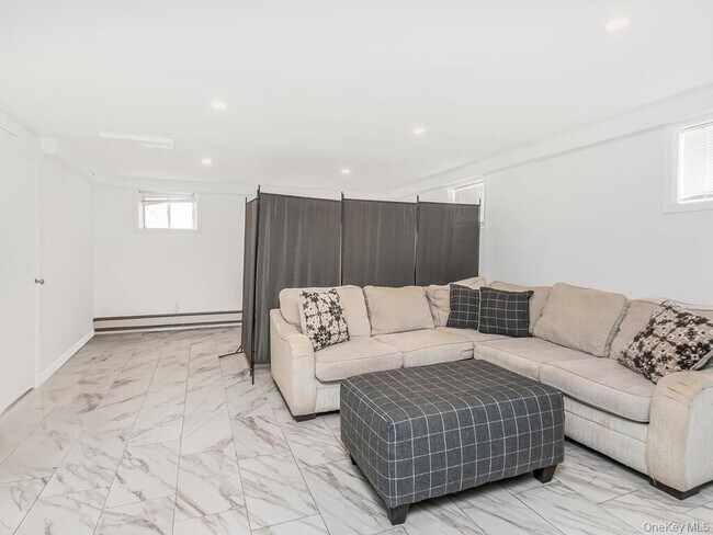 Building Photo - 2096 Central Park Ave