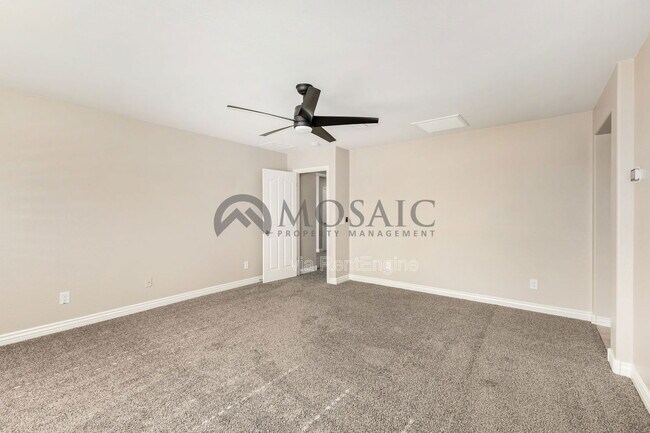 Building Photo - 2464 E Hazeltine Way