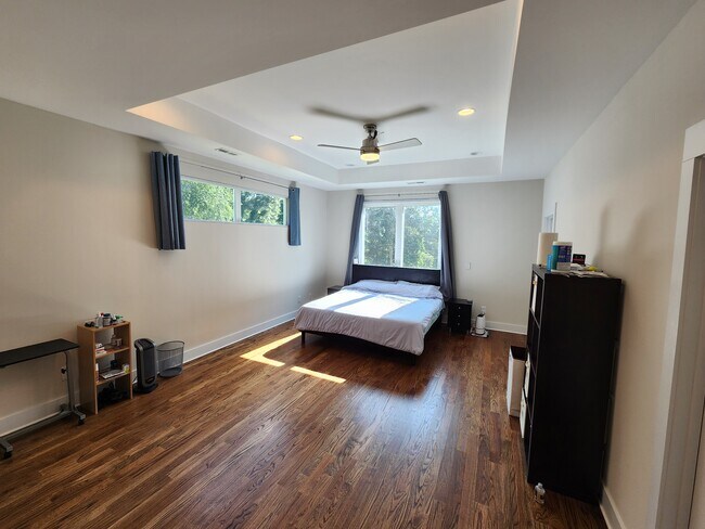 Building Photo - 2039 Cartier Wy