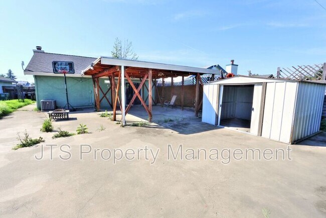 Building Photo - 7733 Temwoods Way