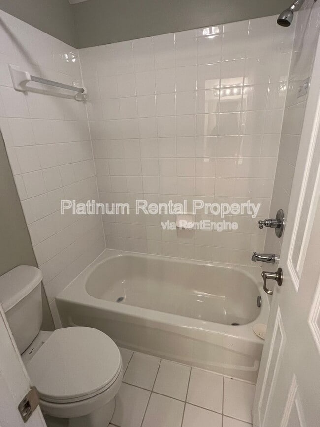 Building Photo - 7170 Belcrest Dr
