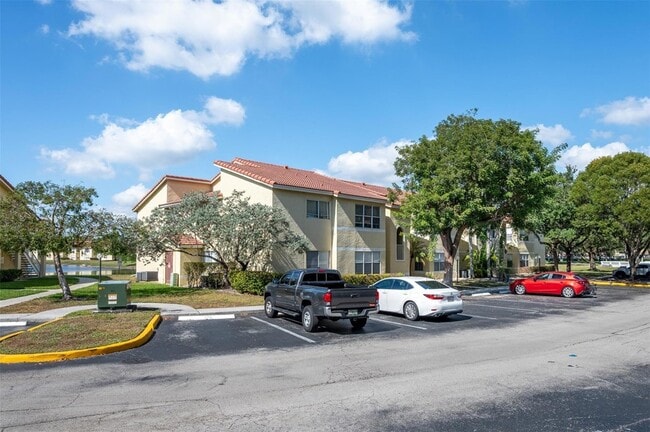 Building Photo - 731 Vista Isles Dr