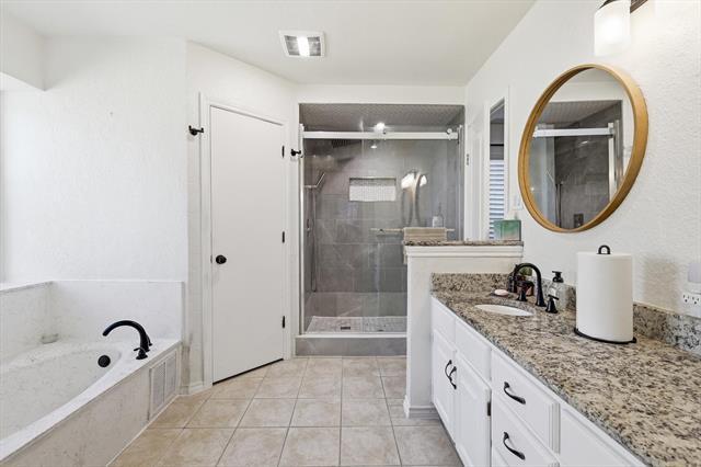 Building Photo - 2829 Harvest Hill Dr