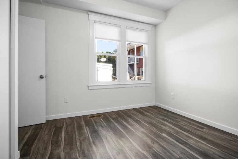 Building Photo - 1277 W 67th St