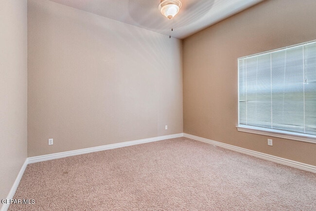 Building Photo - 3654 Almond Beach Dr