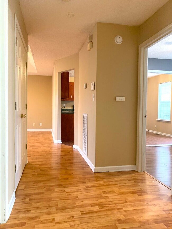 Building Photo - 106 Bowers Ct