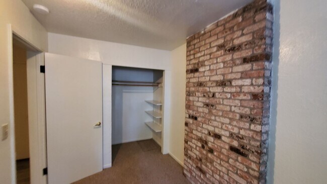 Building Photo - 2 Bedroom 1 Bath Duplex In Sierra Village With Trash & Water Included!!!