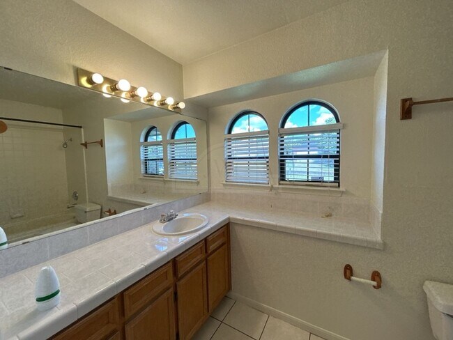 Building Photo - 3820 Water Oak Dr