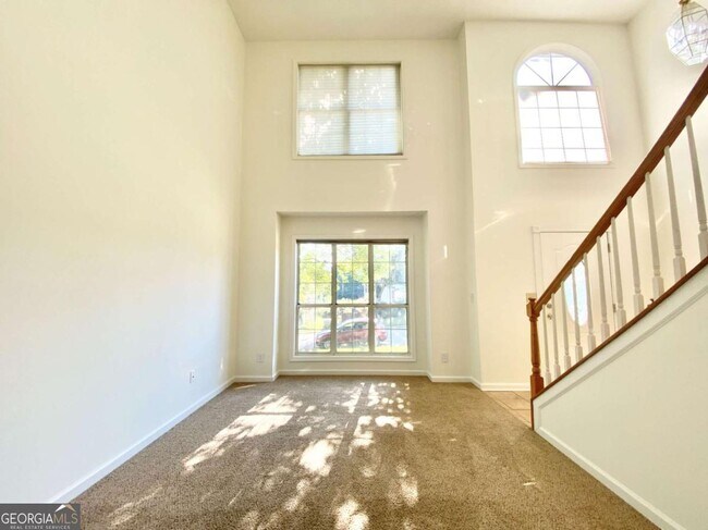 Building Photo - 640 Suwanee Lakes Cir NW