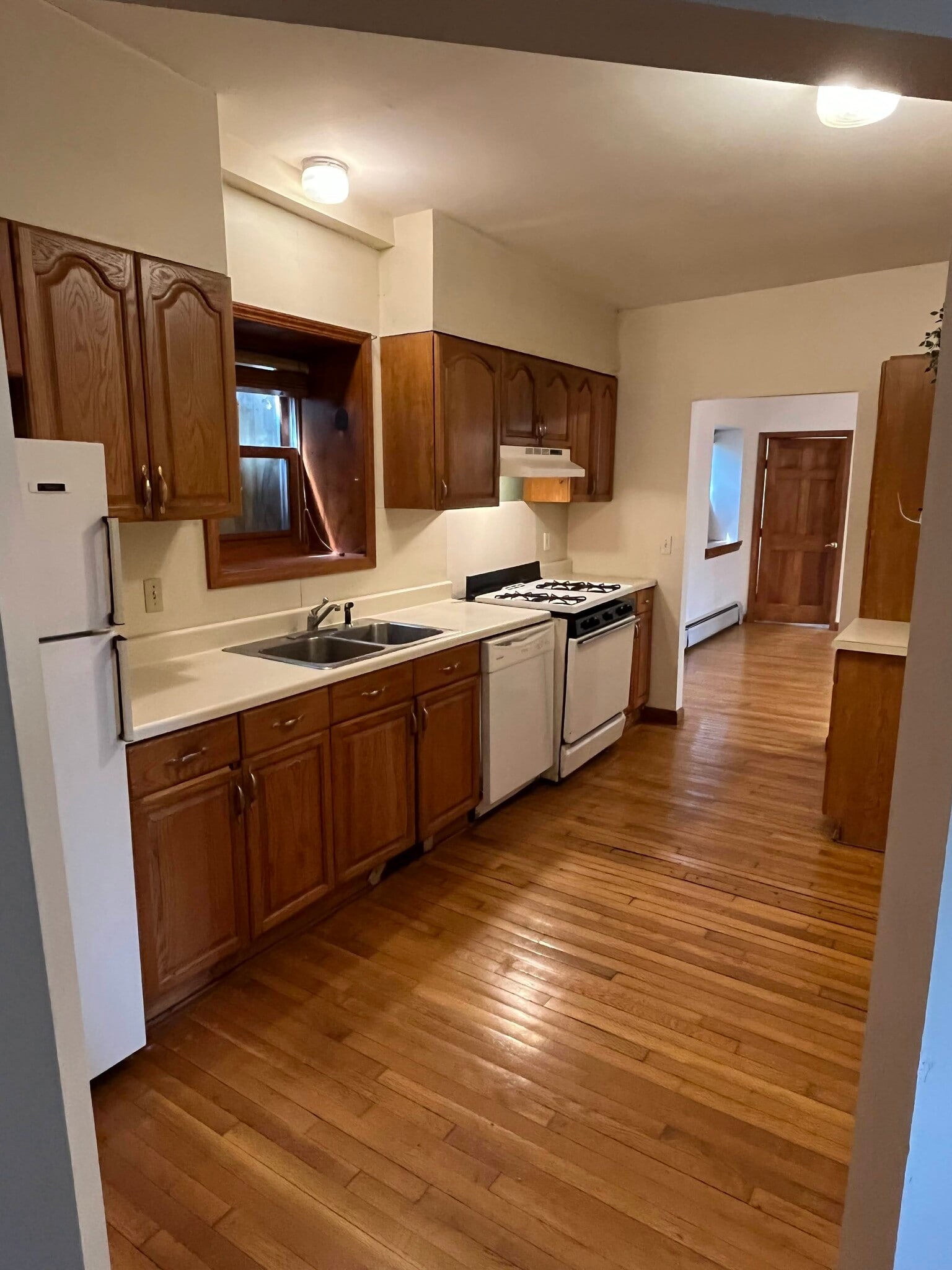 Kitchen - 365 Hamilton St