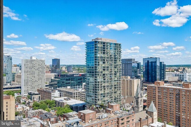 Building Photo - 2020 Walnut St