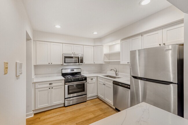 Building Photo - 785 Pershing Ave