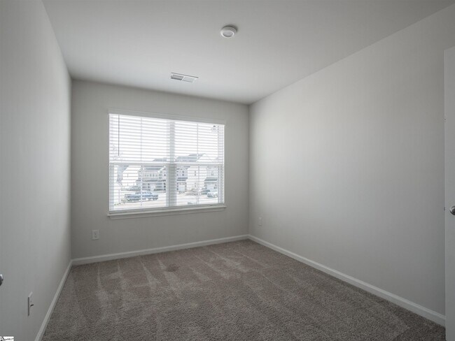 Building Photo - 208 Roudwood Dr