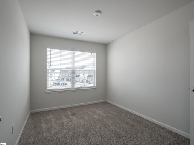 Building Photo - 237 Roudwood Dr