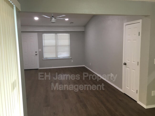 Building Photo - 10818 E 14th Ct