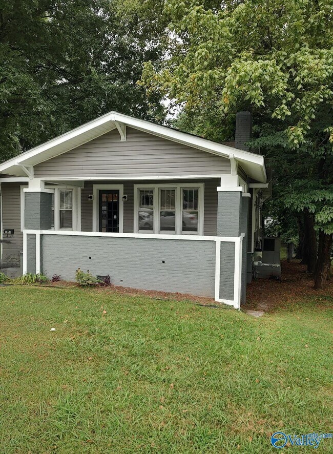 Building Photo - 2404 Whitesburg Dr