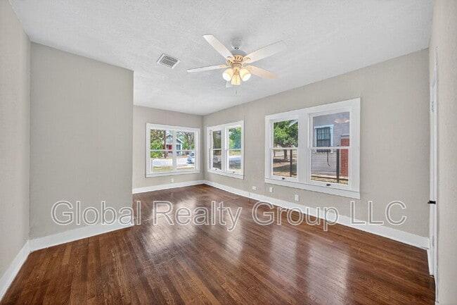 Building Photo - 514 Hammond Ave