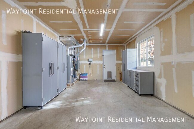 Building Photo - 4917 N Contour Way