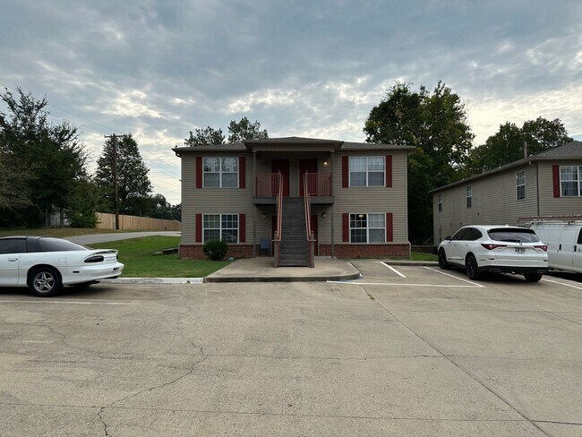 Building Photo - 1322 N 47th St