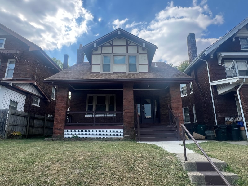 Building Photo - 2121 Burnet Ave