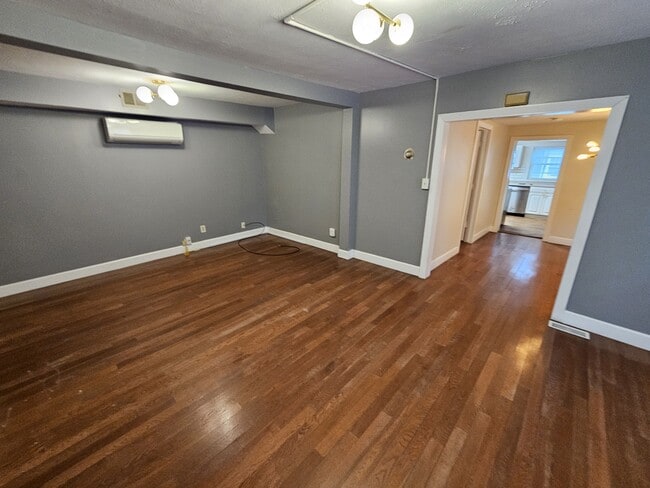 Building Photo - 2481 Professor St