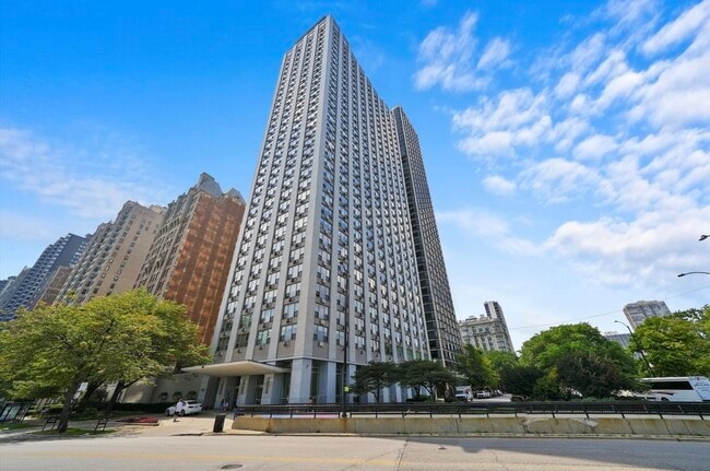 Primary Photo - 1550 N Lake Shore Dr