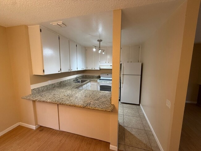 Building Photo - 2 Bed| 2 Bath | 967 SF | Single Story | Tenant pays $150 monthly for WS&G