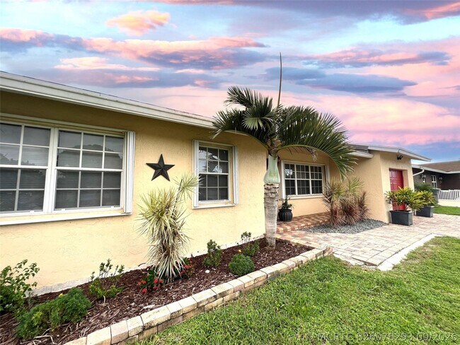 Building Photo - 9135 Saddlecreek Dr