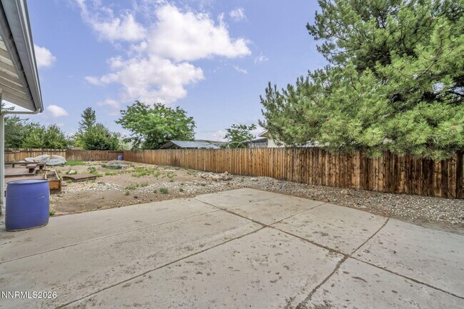 Building Photo - 17575 Parrot Dr