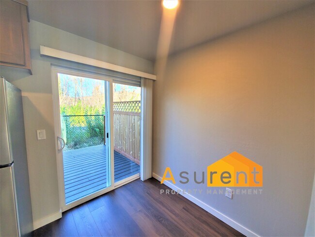 Building Photo - 610 N Main St