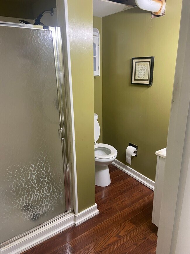 Building Photo - For Rent: Charming 3 Bedroom, 2 Bath Single-Family Home in St. Louis Monthly Rent: $1,950 (2 year...