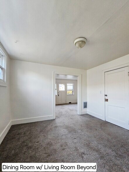 Primary Photo - 148 Nassau Ave