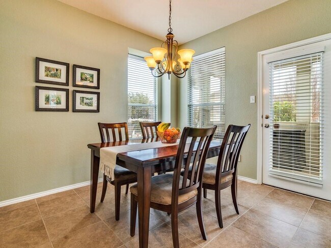 Building Photo - 611 Boca Chica Dr