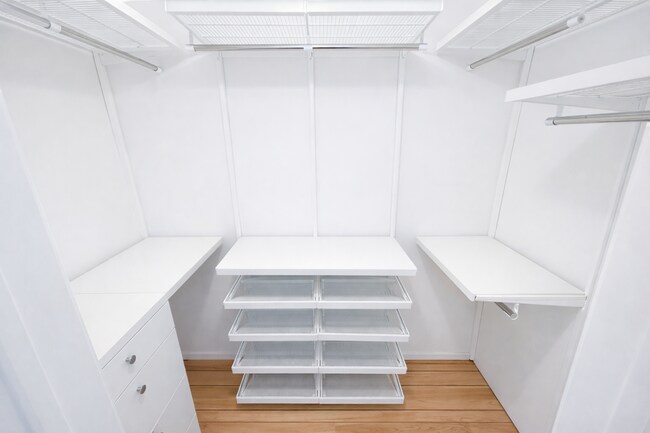 Building Photo - Charming Country English Home