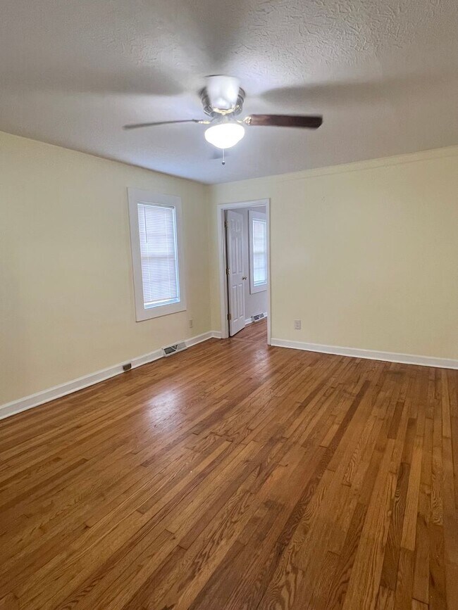 Building Photo - 279 Bingham Rd