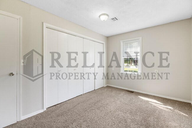 Building Photo - 902 W Wallingford St