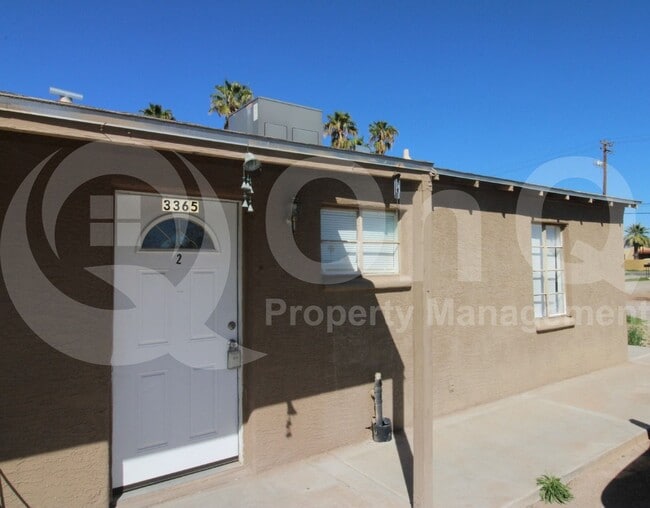 Primary Photo - 3365 N Stone Ave