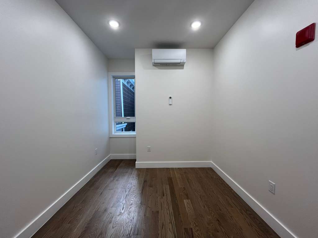 Building Photo - 42 Lembeck Ave