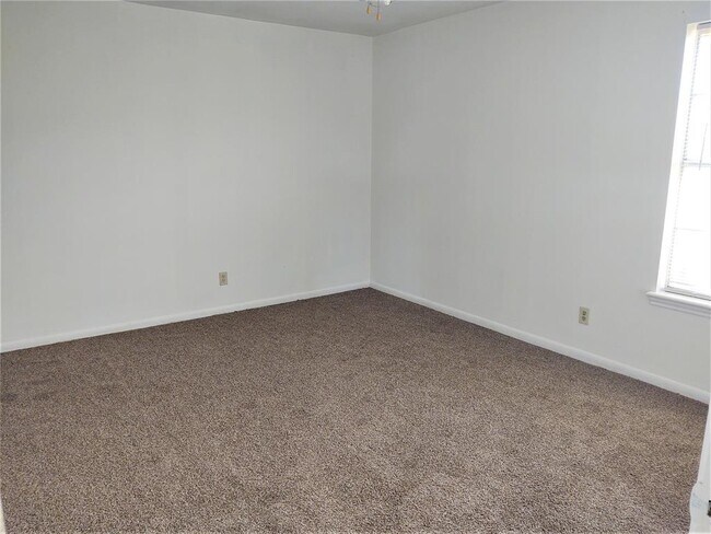 Building Photo - 425 N Wisconsin Ave