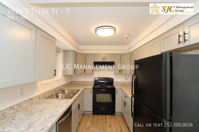 Building Photo - Recently updated two bedroom unit in Tacom...