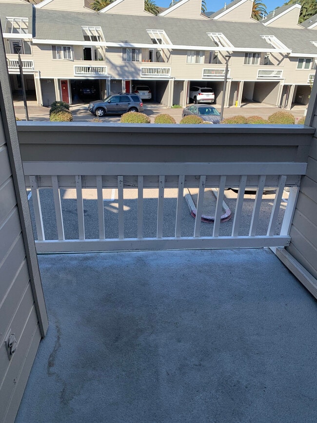 Front Balcony - 1185 E Foothill Blvd