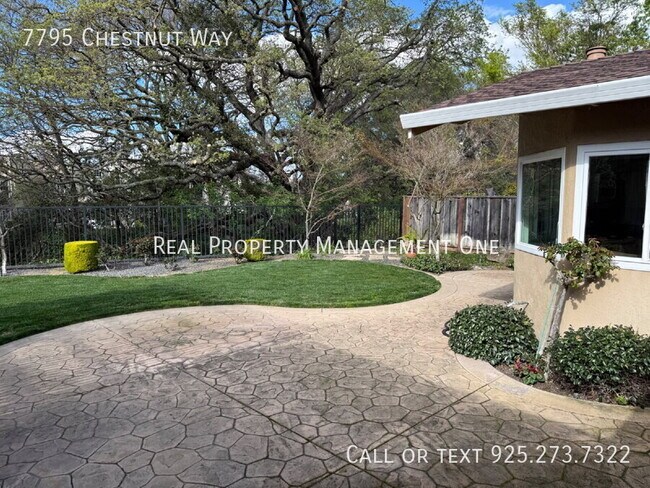 Building Photo - 7795 Chestnut Way