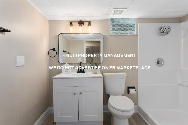 Building Photo - 7801 NE San Rafael Dr