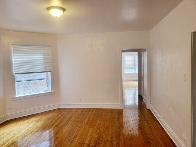 Building Photo - 7741 S Yates Blvd