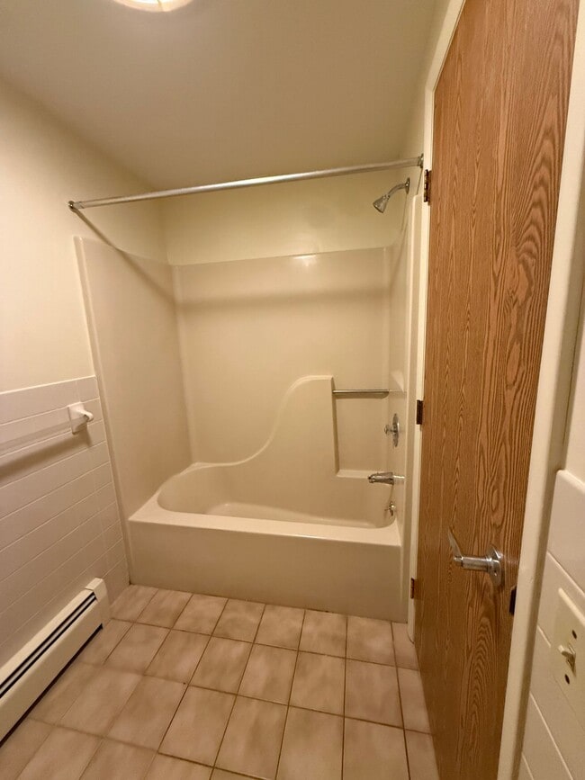 Building Photo - New Country Village